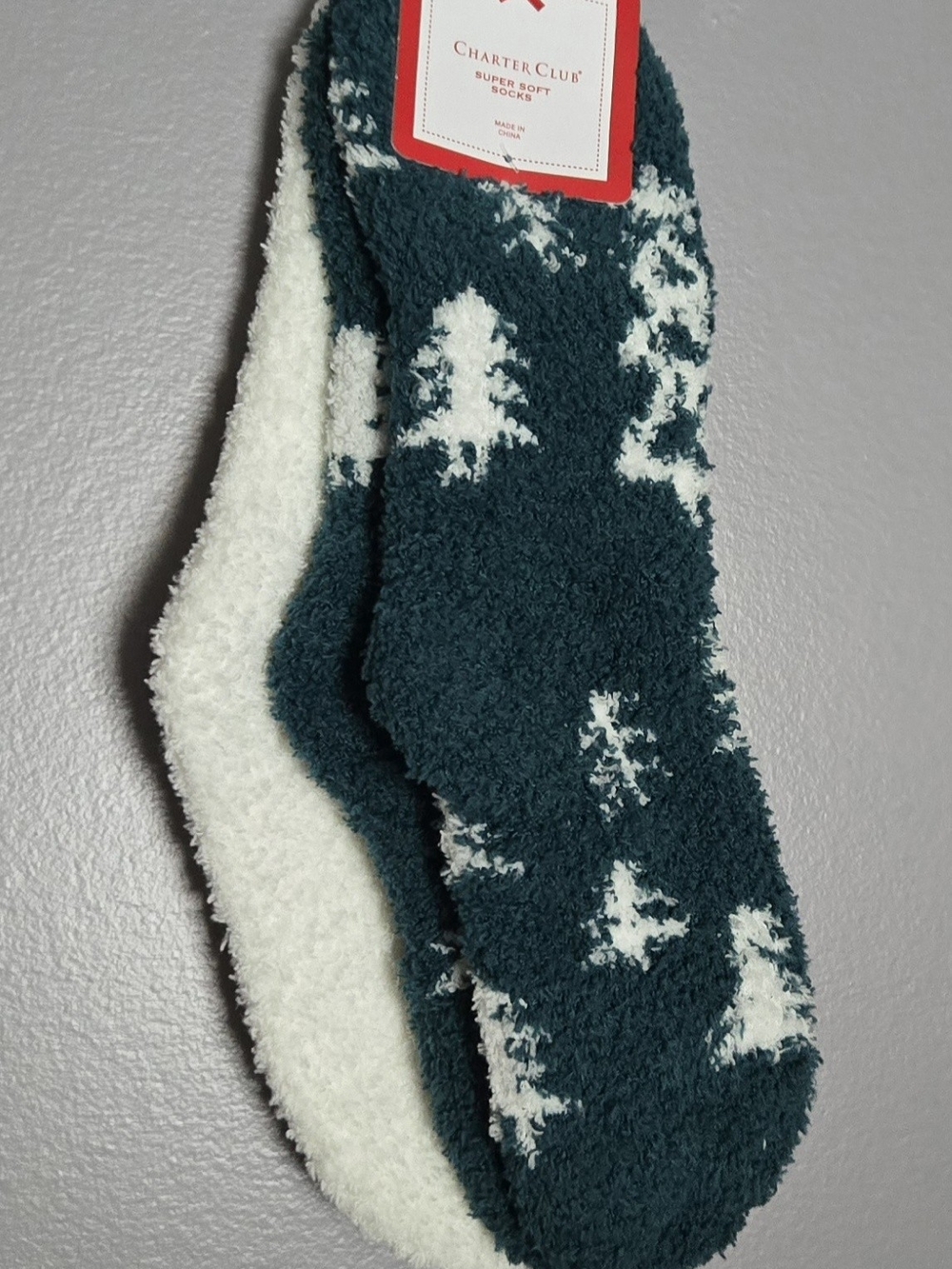 Charter Club Women's Green & White Super Soft Holiday Socks - 2 Pack